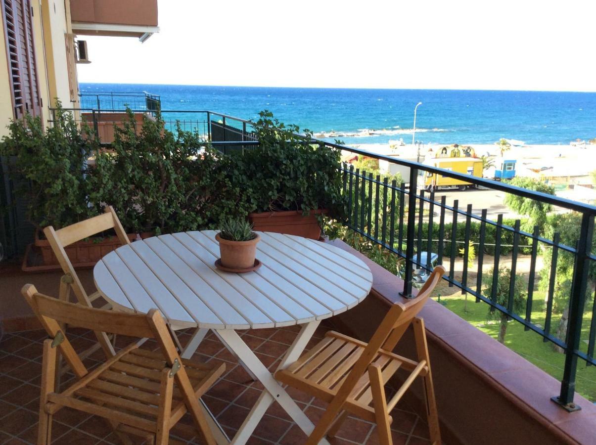 Golfo Di Tindari Apartments Falcone Exteriör bild