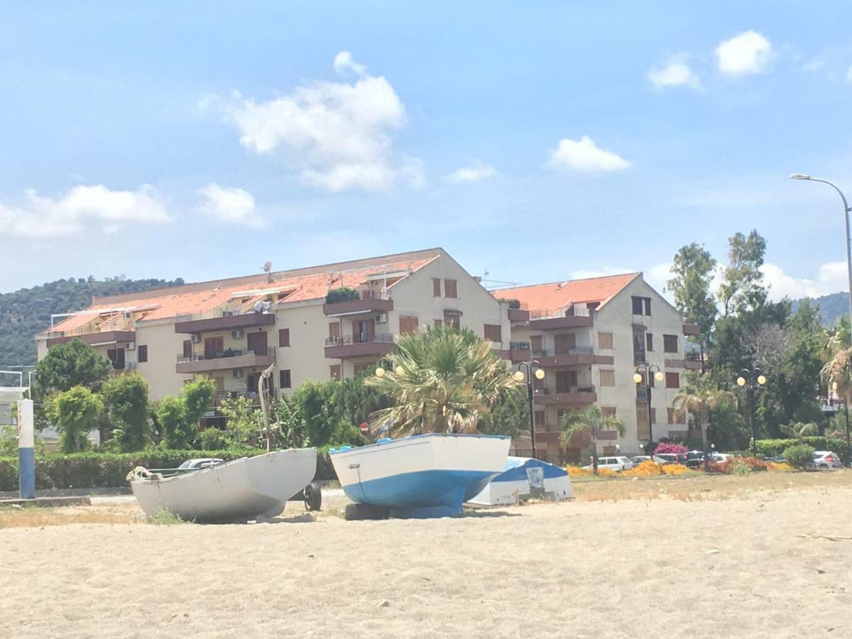 Golfo Di Tindari Apartments Falcone Exteriör bild